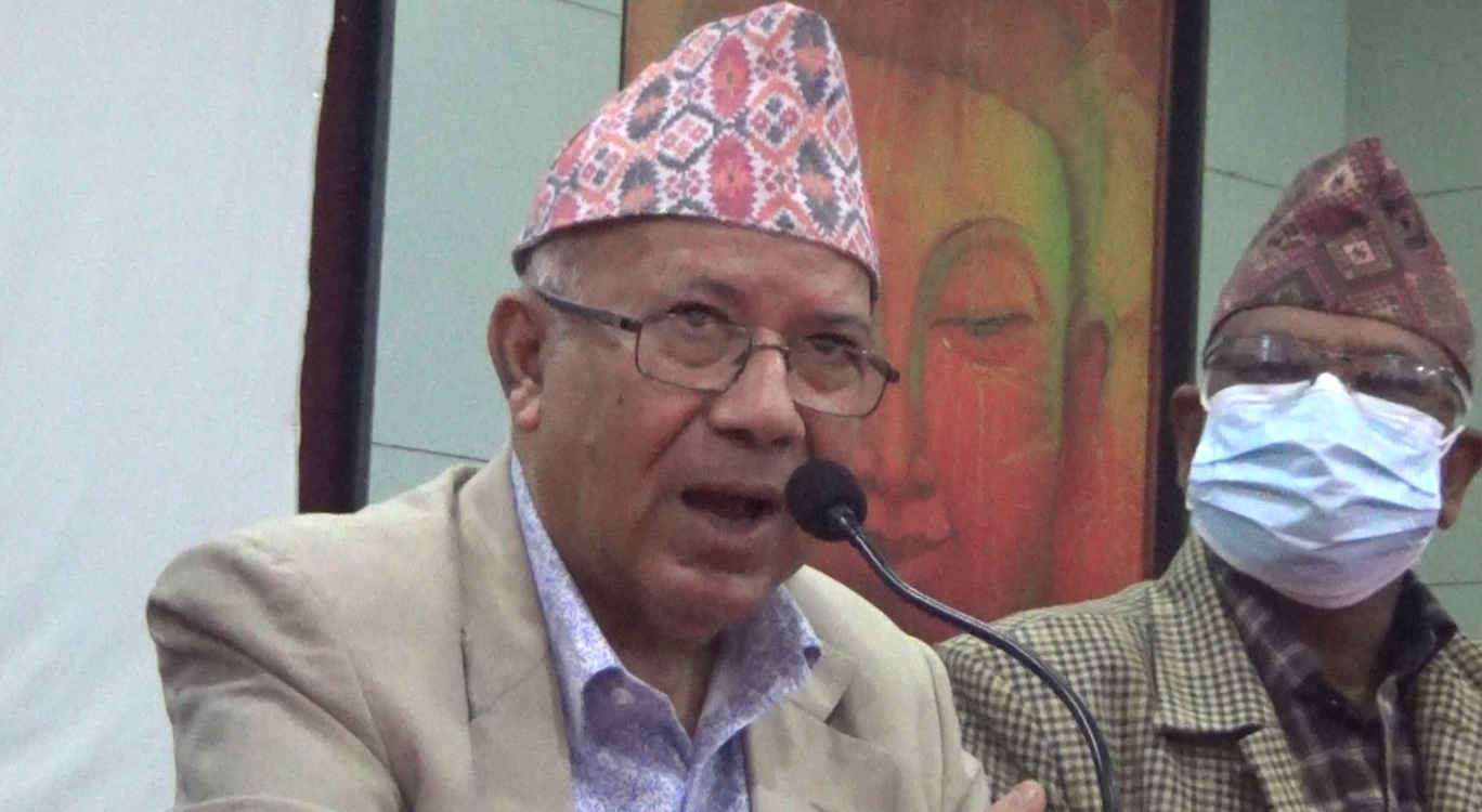 प्रधानन्यायाधीश विवाद प्रकरण समाधान गर्न प्रधानमन्त्रीले पहल गर्नुहुन्छ: माधव नेपाल